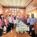 สำนักงานสก.สค.จังหวัดนครนายก ร่วมกับชมรมครูนอกประจำการอำเภอบ้านนาเยี่ยมครูผู้ป่วยติดเตียง