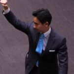 แผนอำนาจมืด สั่งยุบพรรคฯ สู่ ‘ก้าวไกล-เพื่อไทย’