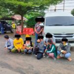 ตรวจเข้ม ตามจับทุกแก๊ง ตม.บุรีรัมย์ สนธิกำลัง กกล.สุรนารี และ ภ.จว.บุรีรัมย์ จับรถตู้ขนต่างด้าวชาวกัมพูชาลักลอบไปทำงานในพื้นที่ กทม.