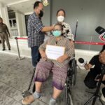 แม่ทนายมานพ จี้กองปราบ เร่งขยายผลเอาผิดคนจ้างวานฆ่าลูกชาย เชื่อเอี่ยวญาติบิ๊กการเมืองใหญ่ ใช้อิทธิพลแทรกแซงคดี