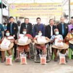 มูลนิธิป่อเต็กตึ๊ง จัดงานประเพณีทิ้งกระจาด ประจำปี 2566 แจกจ่ายเครื่องอุปโภคบริโภคแก่ผู้ยากไร้