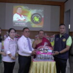 ประเด็นเจ้ควักกระเป๋ากว่า 4 แสน ใจถึงแจกทั้งอำเภอ