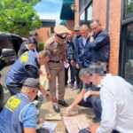 บุกชาร์จ นายกบางแก้ว เรียกรับสินบนจากผู้ประกอบการ แลกสัญญาลงนาม ยึดของกลางเงินสดกว่า 1.5 ล้านบาท