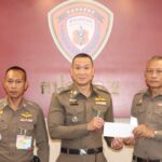 น่าชื่นชม! 4 ตร. สน.ทางด่วน 2 ยกย่อง “สุภาพบุรุษจราจร” สกัดจับหนุ่มจีนอุ้มสาว มัดมือ – เท้า “ผบ.ตร. – รอง ผบ.ตร.” ชมเชยการปฏิบัติหน้าที่