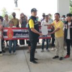 ตัวแทนชาวบ้านติดตามความคืบหน้า!! ทหารไม่ใช้ไม้แข็งกับประชาชน