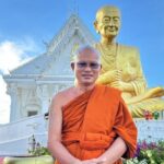 พุทธศาสนิกชนนับพันหลั่งไหลเข้าร่วมพิธีพุทธาภิเษก วัตถุมงคลเหรียญสมเด็จพุฒาจารย์โตพรหมรังสี รุ่นชินบัญชร 8 ทิศ นำรายได้บูรณะอุโบสถสำเภาแก้ว 100 ล้าน วัดหินแท่นลำภาชี