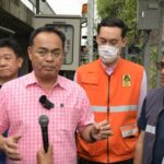 ผู้ว่าราชการจังหวัดนนทบุรีสั่งแก้ปัญหาน้ำท่วมขัง บริเวณจุดกลับรถใต้สะพานคลองบางแพรก