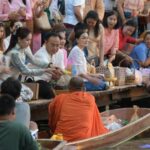 จังหวัดนนทบุรีจัดกิจกรรมสืบสานประเพณีทางสายน้ำตักบาตรพระ 108 ประจำประจำปี 2566