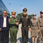 ผบ.ฉก.ทัพเจ้าตาก ร่วมกับหน่วยงานที่เกี่ยวข้อง รับตัวคนไทย 111 คน จากเมียนมา กลับไทย