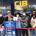 ไกด์นับสิบรวมตัวแจ้งกองปราบถูกอาจารย์มหาลัยดังหลอก อบรม ออกใบรับรองมัคคุเทศ ช้ำ!ถูกตำรวจแจ้งปลอมแปลงเอกสาร