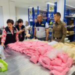 ตำรวจ ปคบ. ร่วม อย. บุกโกดังเมืองชล ทลายแหล่งจัดส่งครีมเถื่อนเร่งผิวขาวขายออนไลน์ ยึดของกลางจำนวนมาก