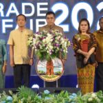 ผู้ว่าราชการจังหวัดศรีสะเกษเปิดงานแสดงจำหน่ายสินค้าและเจรจาธุรกิจเชื่อมโยงกับประเทศเพื่อนบ้าน