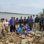 ทหารรวบแก๊งเยาวชนลาวลักลอบขับเรือข้ามข้ามโขงขนรถโจรกรรมรถข้ามชาติส่งขายตลาดมืดฝั่งลาว
