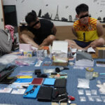 อึ้ง!!! รวบหัวหน้าแก๊งค้ายาเป็น “รอง ผอ.” โรงเรียนดังขยายผลพบลูกค้าเป็นข้าฯราชการอีกเพียบ