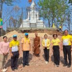 รอง ผอ.วิทยาลัยการอาชีพขุนหาญเปิดโครงการจิตอาสาบูรณปฏิสังขรณ์พระใหญ่วัดปราสาทภูฝ้าย ทาสีบรอนด์เงินพระพุทธรูปองค์ใหญ่ปราสาทภูฝ้าย