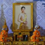 พิธีมอบแบบลายผ้าพระราชทาน “ผ้าลายสิริวชิราภรณ์” “ผ้าลายชบาปัตตานี” และเครื่องหมายรับรองสินค้าแฟชั่นและหัตถกรรมพระราชทาน “Sustainable Fashion : แฟชั่นแห่งความยั่งยืน”