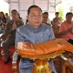 ชาวบ้านแห่ร่วมทอดผ้าป่าสามัคคีสบทบสร้างลานอเนกประสงค์-ปรับปรุงภูมิทัศน์ มุ่งพัฒนา สภ.เมืองศรีสะเกษ พร้อมให้บริการ ปชช.