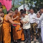 เหล่าดารา-ตลก แห่ร่วมงานบุญวัดดังต้อนรับวันสงกรานต์ปีใหม่ไทย ร่วมงาน 9 พิธีมงคลในงานเดียว
