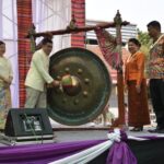 ผู้ว่าศรีสะเกษลั่นฆ้องเปิดงานประเพณีสงกรานต์ “ศรีสะเกษ เฟสติวัล 2567
