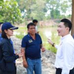 สส.กุ๊ก ยศวัฒน์ นำ นอภ.ท่ามะกา ตรวจสอบ น้ำเน่าเสียจากโรงงานชื่อดัง พบปล่อยไหลลงคลองซอยของกรมชลประทาน สร้างปัญหาน้ำเน่าบ่อน้ำสาธารณะในวัดเหม็นคลุ้ง