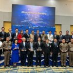 ท่าอากาศยานสุวรรณภูมิจัดพิธีมอบโล่ประกาศเกียรติคุณ 18 หน่วยงานที่ร่วมสนับสนุนภารกิจให้การช่วยเหลือเหตุสายการบินสิงคโปร์แอร์ไลน์ขอลงจอดฉุกเฉิน