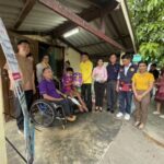 รองผู้ว่าราชการจังหวัดเยี่ยมผู้พิการ 2 พี่น้องบ้านท้องพงษ์หมู่ 6 แสนตอ