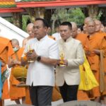 จังหวัดนนทบุรีจัดพิธีเจริญพระพุทธมนต์พิธีถวายเทียนพรรษาพิธีทำบุญตักบาตรและพิธีเวียนเทียนเนื่องในวันอาสาฬหบูชาและวันเข้าพรรษาประจำปี พ.ศ.2567