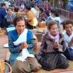 ผู้ว่าฯปั้นข้าวจี่รูปหัวใจร่วมสืบสานประเพณีบุญข้าวจี่และบุญกุ้มข้าวใหญ่