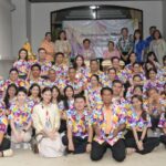 ข้าราชการจังหวัดนนทบุรีร่วมรดน้ำขอพรผู้ว่า