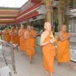 นนทบุรี ทำบุญตักบาตรเนื่องในวันอาสาฬหบูชาและวันเข้าพรรษา