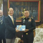 “แม่ทัพภาคที่ 2 ต้อนรับ อุปทูตด้านปราบยาเสพติด
