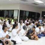 สมุทรปราการ เฮียเอี๋ยว พร้อมมหามิตรนับพัน ร่วมทำบุญใส่บาตรหลวงพ่อสายทอง