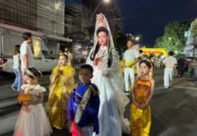 มูลนิธิป่อเต็กตึ๊ง จัดพิธีเวียนธูปศักดิ์สิทธิ์ เทศกาลกินเจ ปี 2568 ผู้ศรัทธา