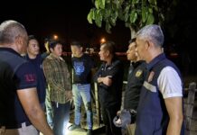 รวบ “นิด ไร่สะท้อน” มือปืนโหด ยิงเพื่อนบ้านดับ ปมเลี้ยงวัวลาน – หนีคดี 1 เดือนจนมุมคาคอกวัวกุยบุรี ตร.ภาค 7 บูรณาการไล่ล่า!