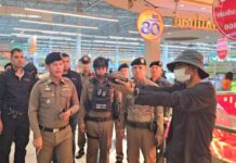 นายกอนุทินเรียกจ่าเปิ้ลเข้าพบ!! ทำแผนปล้นร้านทองคนร้ายเผยกะจะปล้นอีกร้านแต่เปลี่ยนใจมาปล้นอีกร้านดูแล้วง่ายกว่า ขณะที่ตำรวจแจ้งข้อหาหนัก “พยายามฆ่าเจ้าพนักงาน”