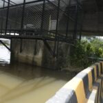 นนทบุรี-ผู้ว่าฯ ลงพื้นที่ติดตามสถานการณ์น้ำท่วมในพื้นที่เสี่ยง และเยี่ยมเยียนให้กำลังใจประชาชนในพื้นที่ชุมชนมัสยิดท่าอิฐ