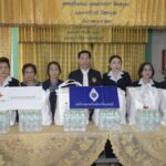 นนท์ร่วมเหล่ากาชาดมอบถุงยังชีพผู้ประสบอุทกภัย