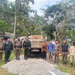 กาญจนบุรี…ตร.สังขละบุรี – ทหาร – ฝ่ายปกครอง ผนึกกำลัง ทลายแก๊งขนของหนีภาษี ยึดบุหรี่ เครื่องดื่มชูกำลังมูลค่าครึ่งล้าน!