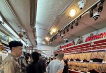 รวบหนุ่มคลั่งยา วิ่งราวแหวนทองกลางห้างย่านอ่อนนุช ตำรวจตามล็อกตัวใน 2 ชั่วโมง พร้อมของกลางยาไอซ์