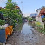 ชาวทุ่งครุเดือดร้อนหนัก ถนนขุดค้างนานหลายเดือน ฝุ่นฟุ้ง–น้ำท่วมซ้ำ คนแก่–คนพิการต้องแช่น้ำ 5 วัน วอนรัฐเห็นใจ “ความเป็นมนุษย์
