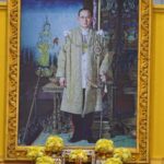นนทบุรี-ผู้ว่าราชการจังหวัดนนทบุรีนำพสกนิกรร่วมพิธีเจริญพระพุทธมนต์ ทำบุญตักบาตรถวายพระ