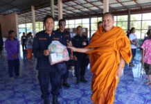 พระวชิรคณาทร เจ้าอาวาสวัดบางพลีใหญ่กลาง พร้อมคณะไวยาวัจกร และกลุ่มศิษยานุศิษย์ ลงพื้นที่สุรินทร์ มอบสิ่งของ–เงินขวัญถุง ให้กำลังใจทหารชายแดน