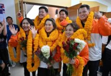 บรรยากาศการรับสมัครผู้ประสงค์สมัครรับเลือกตั้งสมาชิกสภาผู้แทนราษฎรวันแรก ของจังหวัดนครปฐม เป็นไปด้วยความเรียบร้อย โดยมีผู้สมัครจากพรรคการเมืองต่างๆ ทั้ง 6 เขตเดินทางมาสมัครกันอย่างคึกคัก