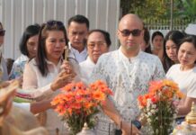 ดร.วิน ธนพชรโภคิน พร้อมครอบครัว ประกอบพิธีลงเสาเอก เสริมสิริมงคล ก่อสร้างอาคารสำนักงานแห่งใหม่ บริษัท วินแอนด์วิน คอร์เปอเรท จำกัด