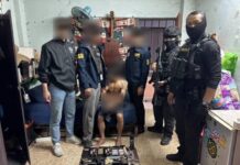 สืบนครบาล 5 ลุยไม่พัก! ผนึก ปพ.บก.น.5 บุกทลายแหล่งซุกปืนเถื่อนอ่อนนุช รวบหนุ่มวัย 29 พร้อมอาวุธดัดแปลง-กระสุนเพียบ