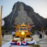 โขนรามเกียรติ์ “ศึกสิบขุนสิบรถ” ตระการตา ปิดฉากงานแห่โคมเขาชีจรรย์ ครั้งที่ 12 คนแน่นพื้นที่ ชุดไทย–สไบคู่ยีนส์สร้างสีสันคึกคัก