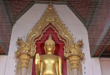 พิธีบวงสรวงและพิธีปิดทองปฐมฤกษ์ องค์พระร่วงโรจนฤทธิ์ (องค์จริง) พร้อมประกอบพิธีจุดเทียนชัย เพื่อความเป็นสิริมงคล