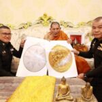 บารมีสองธรรมราชาแห่งอีสาน! แม่ทัพภาคที่ 2 ขอเมตตา “หลวงปู่ศิลา-พระอาจารย์ต้อม” จารแผ่นทองนำฤกษ์ สร้างวัตถุมงคล “ยุทธบดินทร์-ศตวรรษ” เสริมขวัญกำลังใจรั้วของชาติ นับเป็นวาระอันมหามงคลยิ่งเมื่อวันที่ 11 กุมภาพันธ์ 2569 ที่ผ่านมา