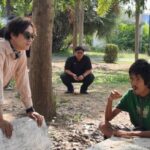 ธนาธาร” ส.ส.สัตหีบ เดินกว่า 2 กม. เกลี้ยกล่อมผู้ป่วยจิตเวชเข้ารับการรักษา สำเร็จไร้เหตุรุนแรง