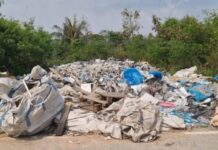 ทต.หนองปลาไหลลุยตรวจร้องเรียนลักลอบเผาขยะ–สะสมของเก่า สั่งแก้ไขภายใน 20 วัน ย้ำห้ามเผาทุกกรณี